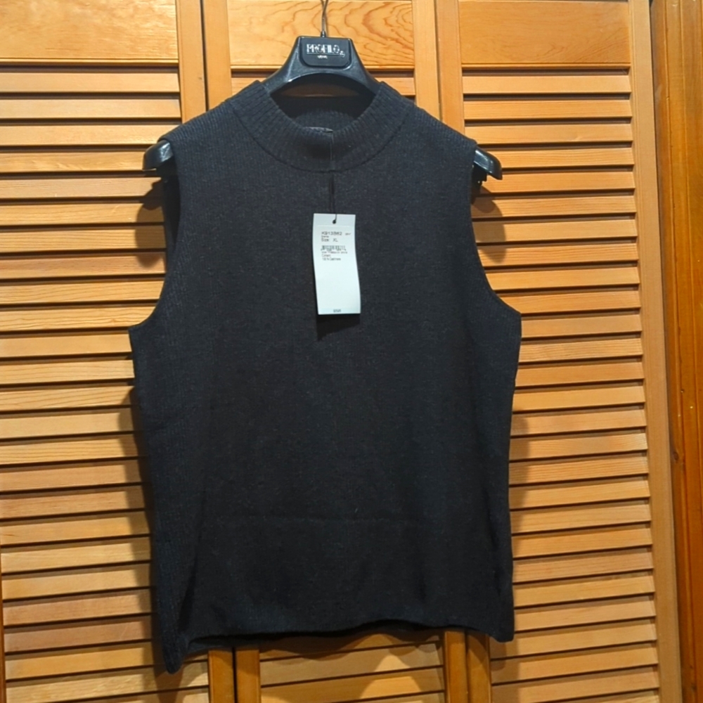 ST. JOHN top